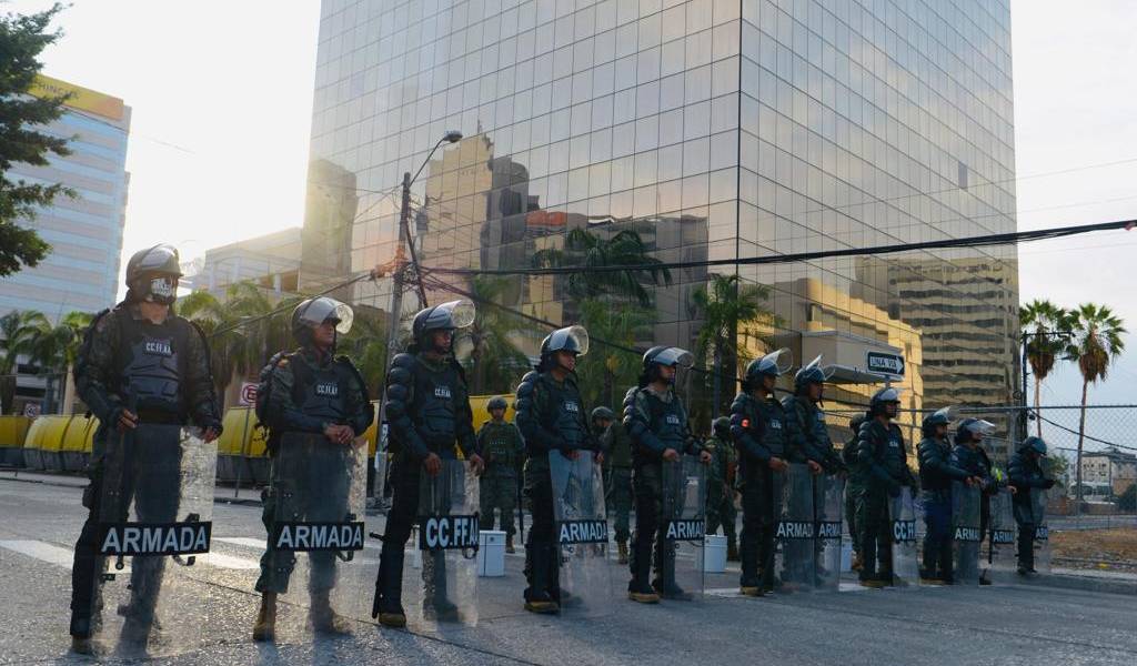 FF.AA. anuncian restricción de movilidad en todo el país