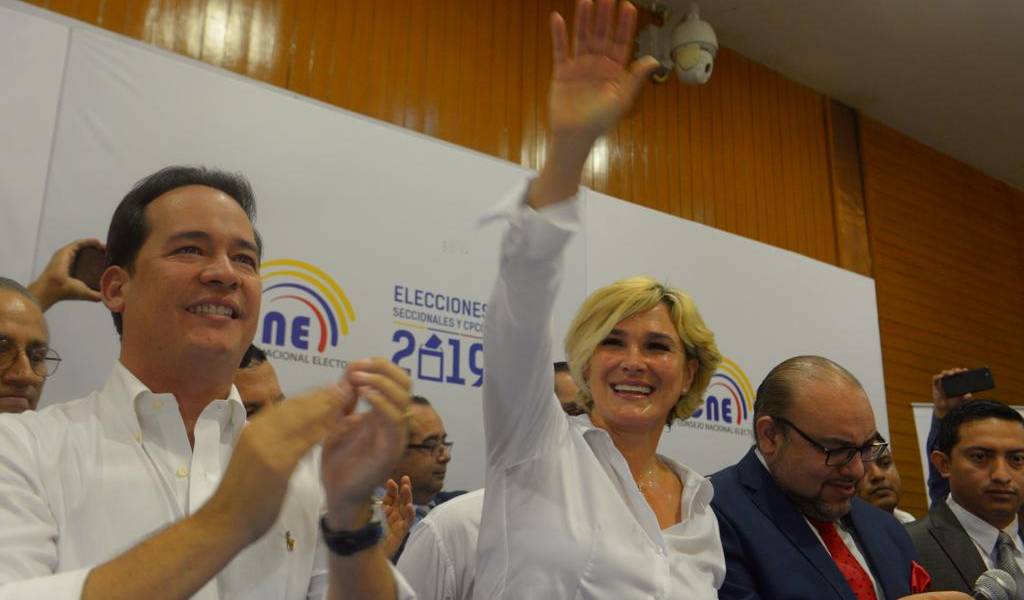 Viteri inscribe su candidatura para Alcaldía de Guayaquil