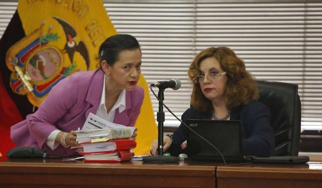 Jueza decide si dicta prisión contra Correa en caso &#039;Sobornos&#039;