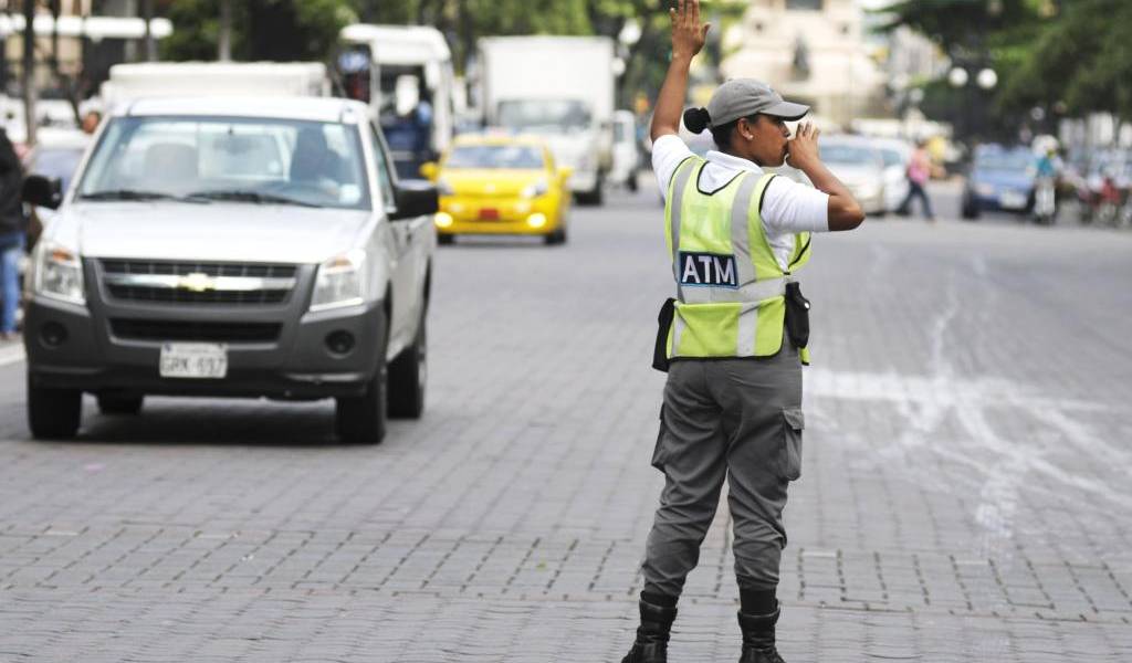 El Municipio asumió el tránsito en Guayaquil desde esta medianoche