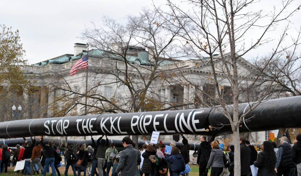 Vaqueros e indígenas protestan contra el oleoducto Keystone XL en Washington