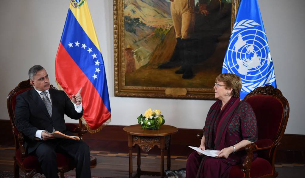 Bachelet se reúne con altos funcionarios venezolanos