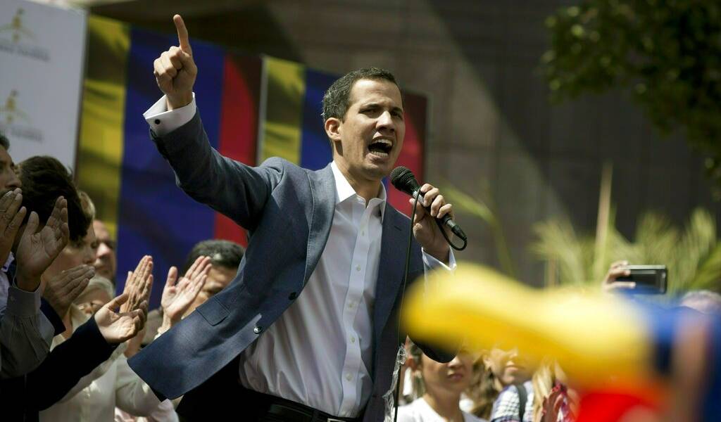 Ecuador reconoce la presidencia interina de Guaidó