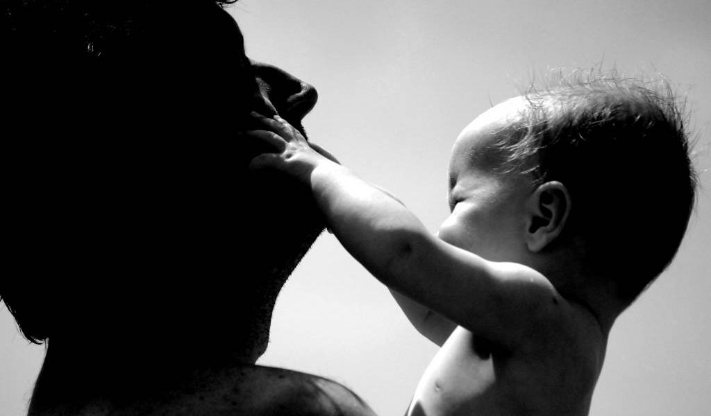 Australia: localizan a padre &quot;pedófilo&quot; de bebé con síndrome de Down abandonado