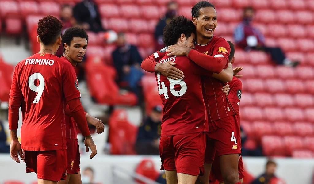Liverpool sufre al volver a Anfield como campeón