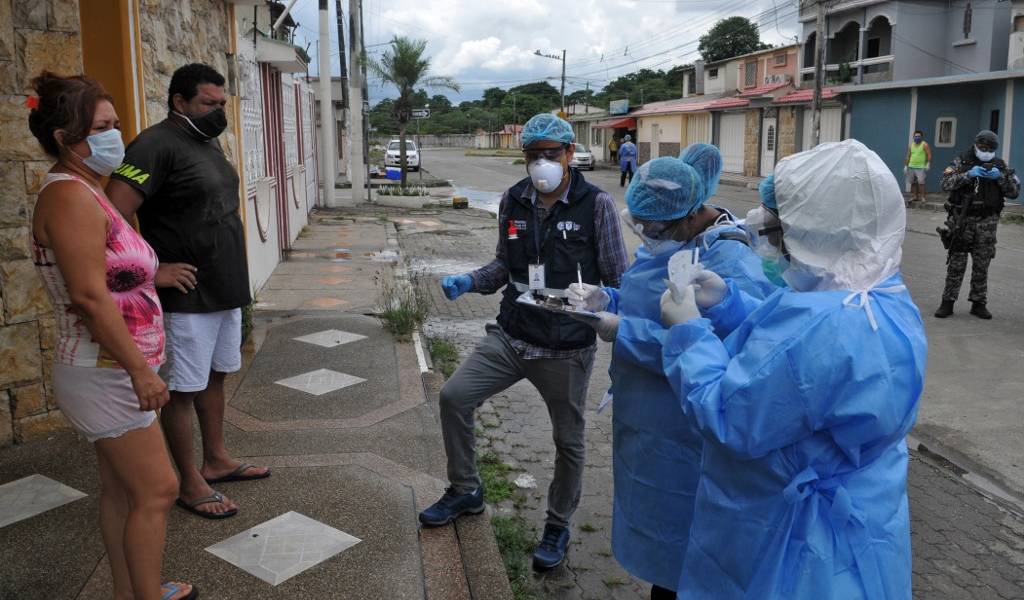 Habitantes de suburbio de Guayaquil muestran confusión con la etapa de distanciamiento social