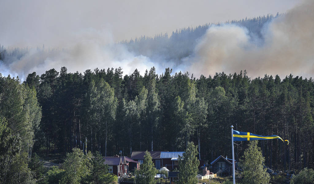 Decenas de incendios se expanden por Suecia