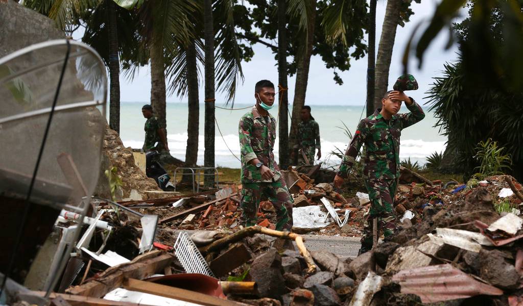 Lluvia dificulta esfuerzos de rescatistas en Indonesia