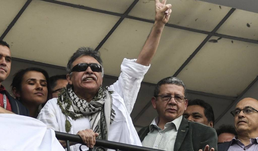 Liberan a exjefe de FARC requerido por EEUU