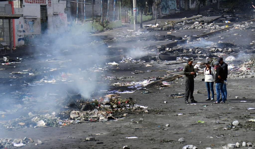 Levantan temporalmente restricción de movilidad en Quito