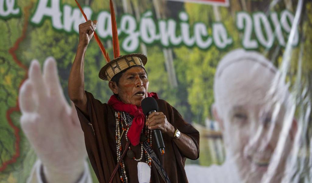 Histórico encuentro entre el papa y comunidades indígenas para tratar daños ambientales