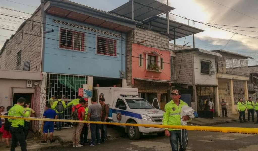 18 muertos y 8 heridos tras incendio en clínica de rehabilitación de Guayaquil