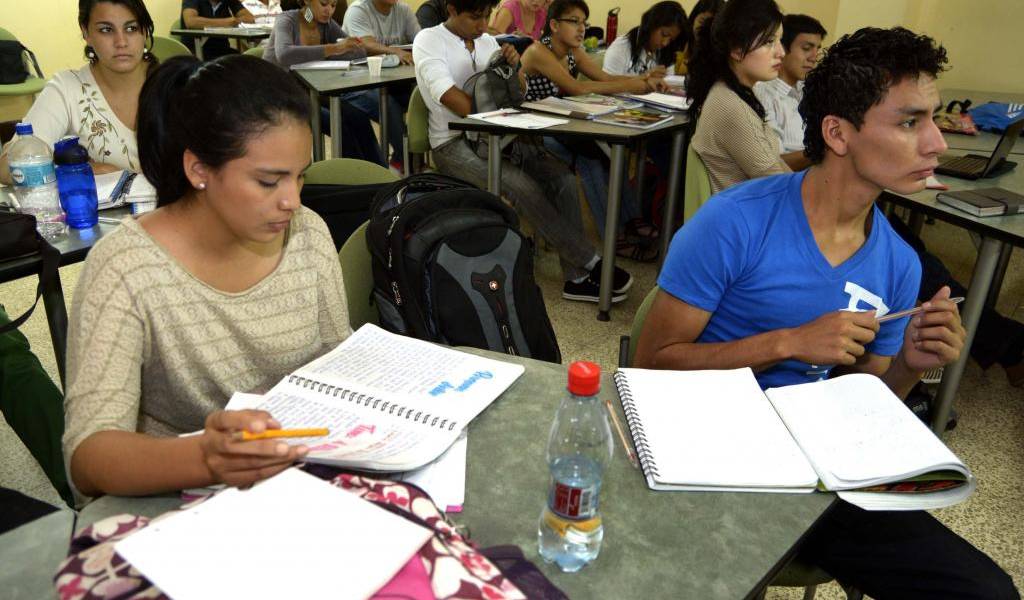 La intervenida Universidad de Guayaquil inició clases