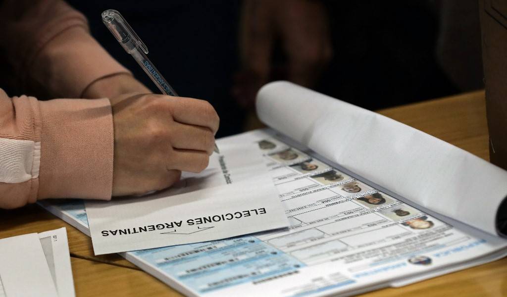 Argentina acude a primarias, ensayo de presidenciales