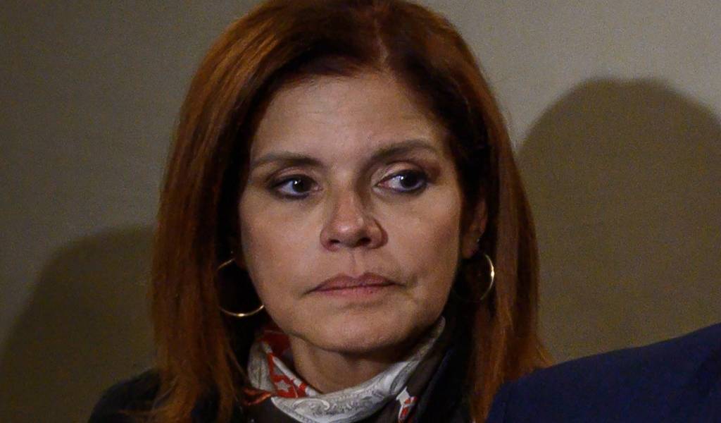 Vizcarra se afianza en Perú con renuncia de la vicepresidenta Aráoz