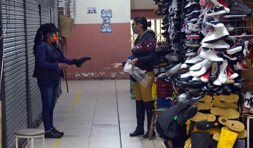 COVID-19 acabaría con empleo de 600.000 ecuatorianos, según Cámara de Comercio de Quito