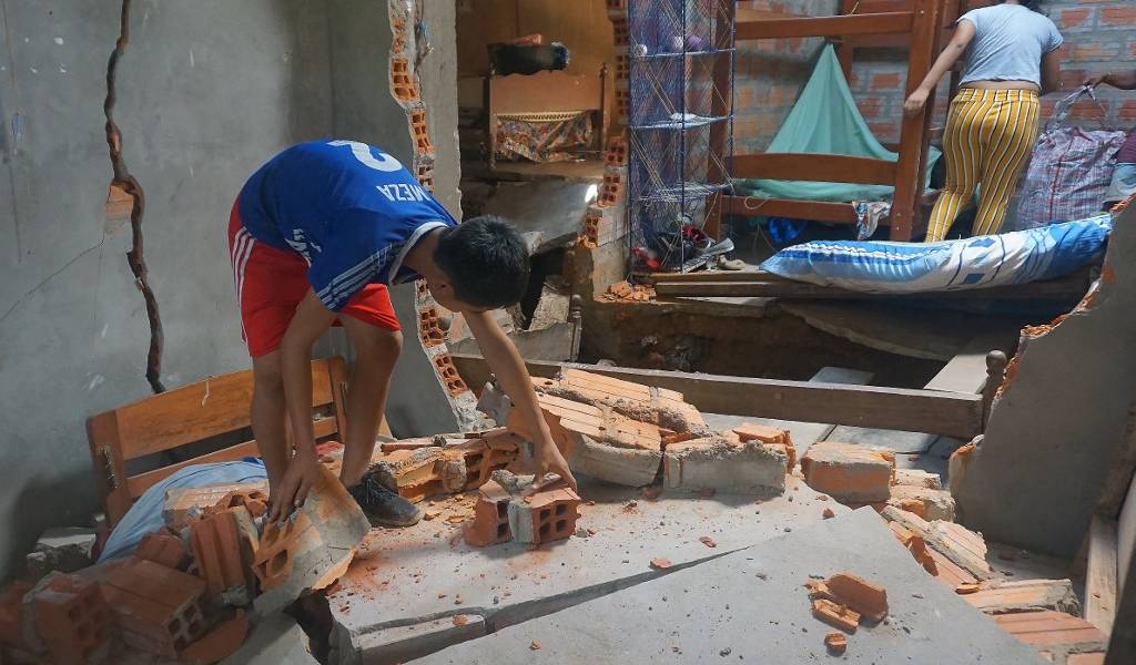 Un muerto y 11 heridos deja fuerte sismo en Perú
