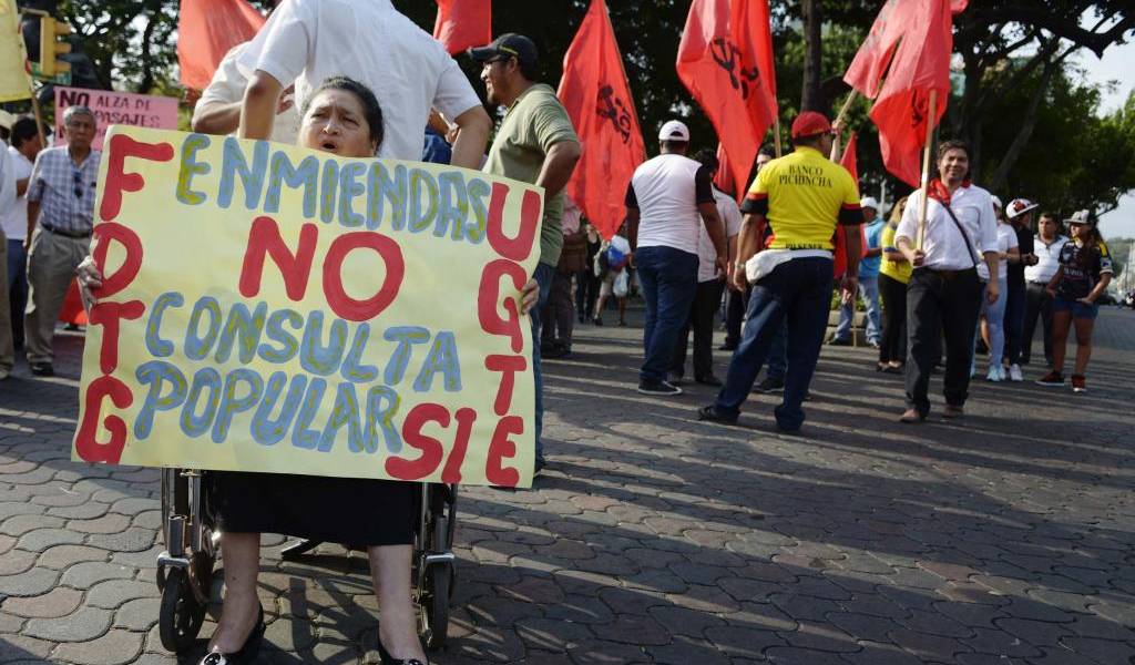 Normalidad en las marchas a favor y contra el Gobierno en Guayaquil