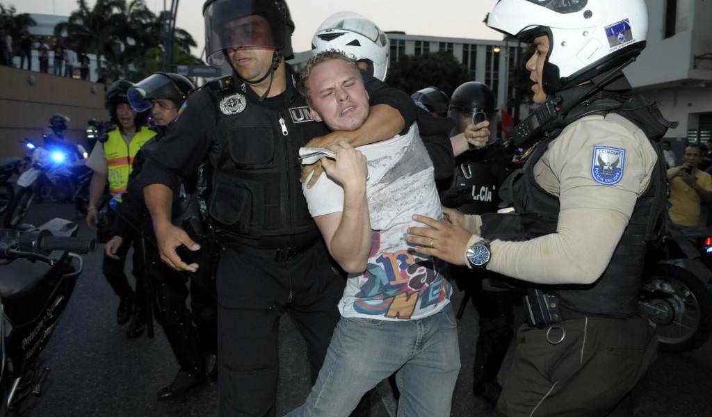 Marchas contra el Gobierno terminan con algunos incidentes