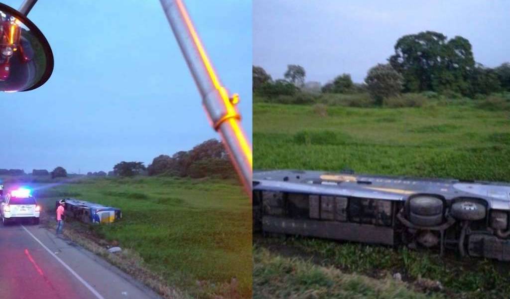 Accidente en vía Babahoyo - San Juan deja 21 heridos
