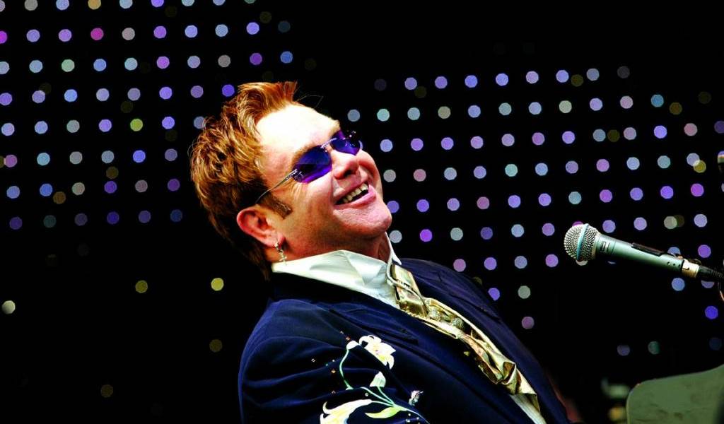 Elton John &quot;agradecido de estar vivo&quot;