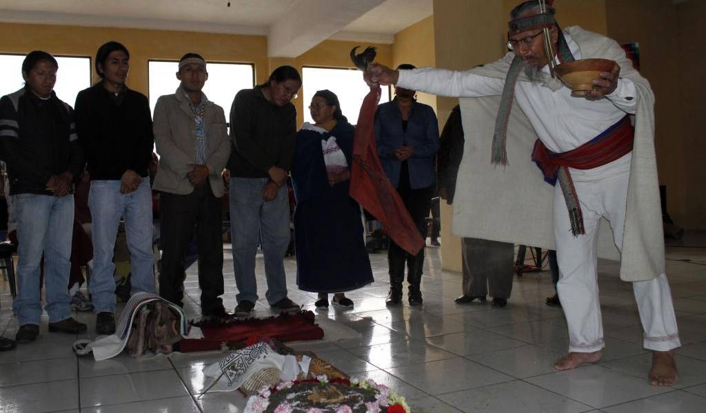 Conaie inicia jornada de resistencia para defender su sede