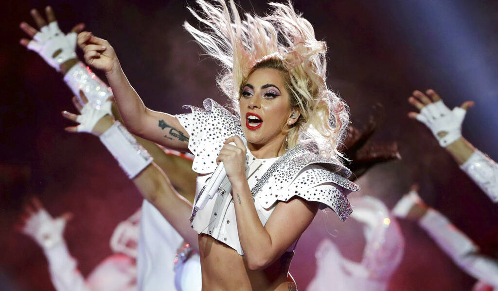 Lady Gaga calentará los motores para el Super Bowl