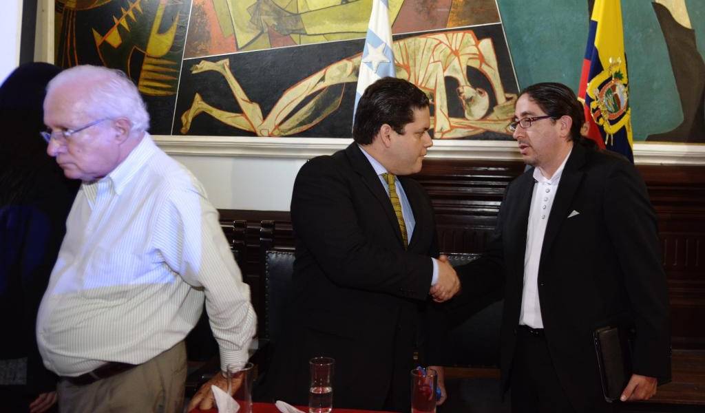 El CES presentó el plan de excelencia para la U. de Guayaquil