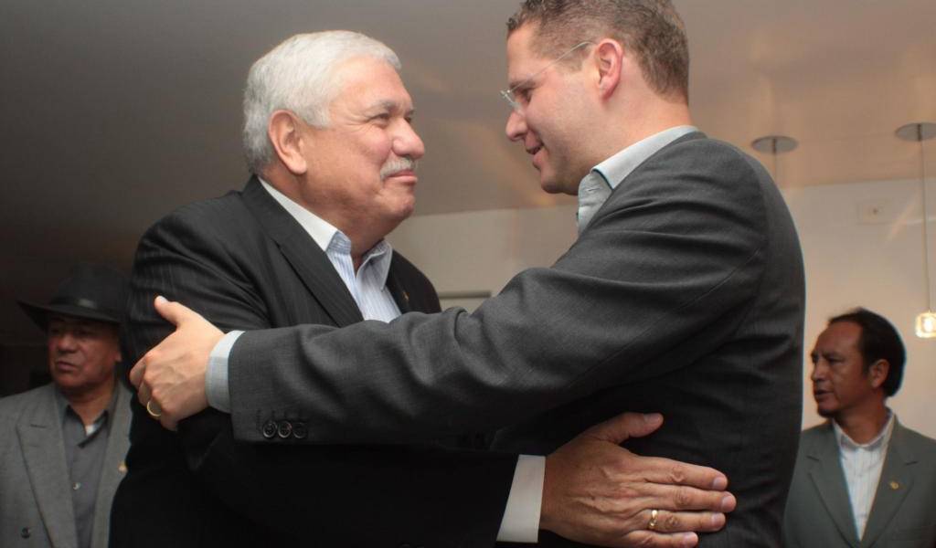 Primeras diferencias entre Barrera y Rodas por la transición en Quito