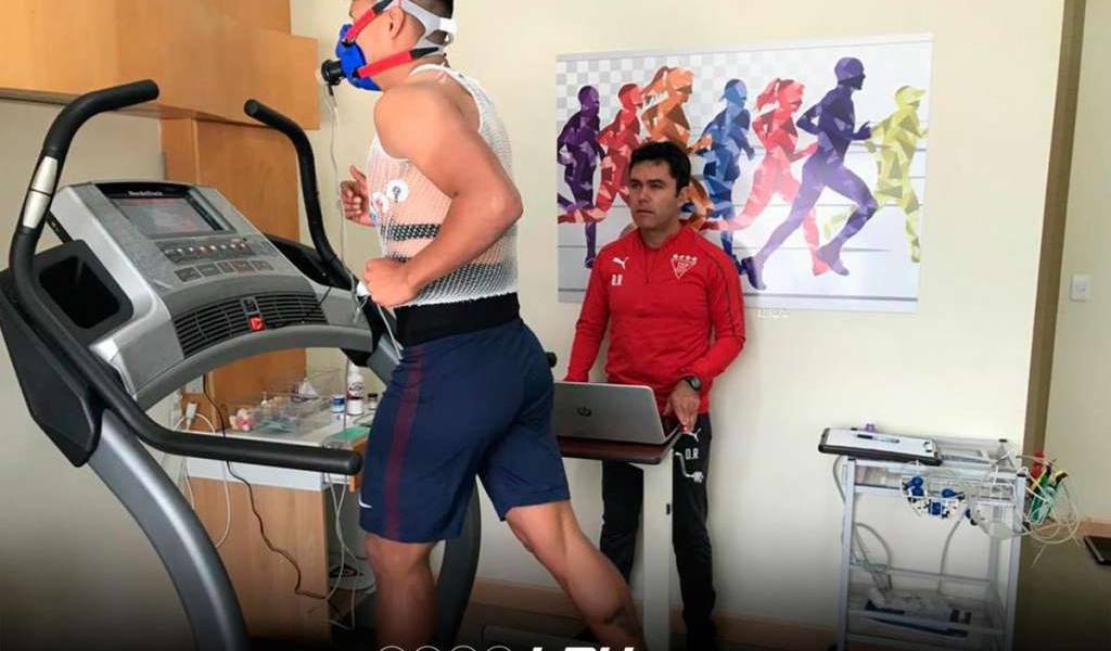 Luis Ayala es presentado como nuevo refuerzo de Liga de Quito