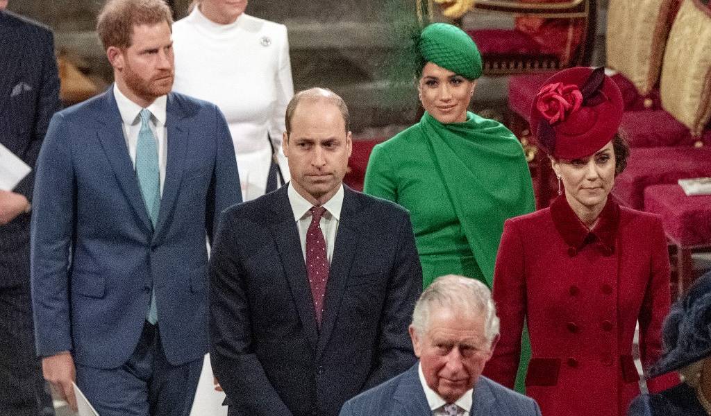 El príncipe Harry y Meghan Markle se despidieron de la realeza