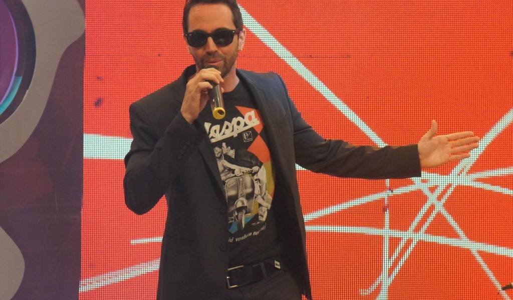 &#039;De la mano&#039;, el canto de Lucas Arnau a sus padres