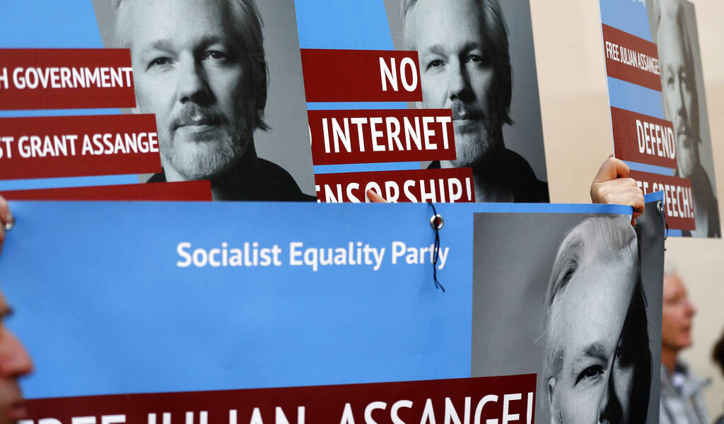 Fiscalía sueca demanda a Assange por caso de violación