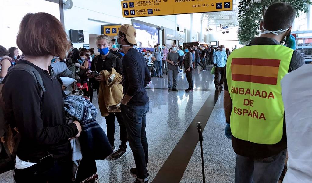 Francia traslada 300 europeos desde Guayaquil a París