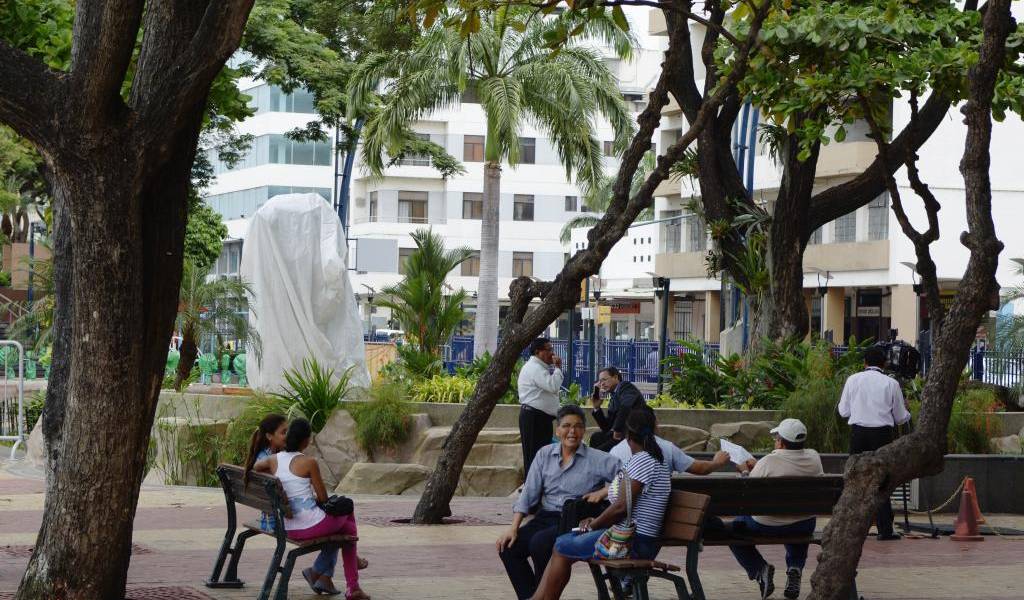 Pese a polémica, monumento de León Febres Cordero fue colocado