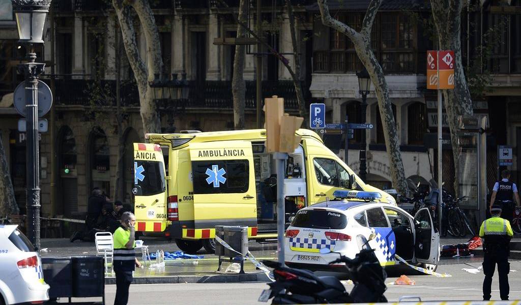 Suben a 16 los muertos por los ataques en España