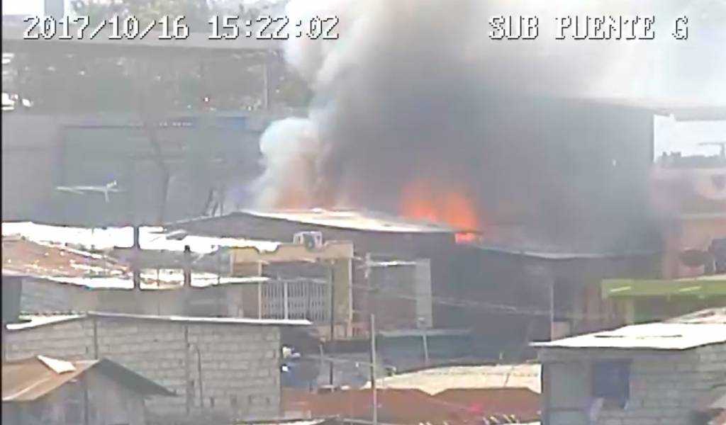 Incendio dejó sin vivienda a cuatro familias en el suburbio de Guayaquil