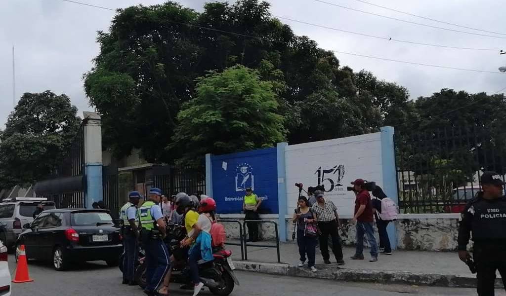 Policía controla ingreso en U. Estatal tras explosión