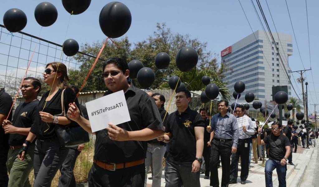 Empleados de Claro y Movistar salieron a las calles a reclamar por sus utilidades