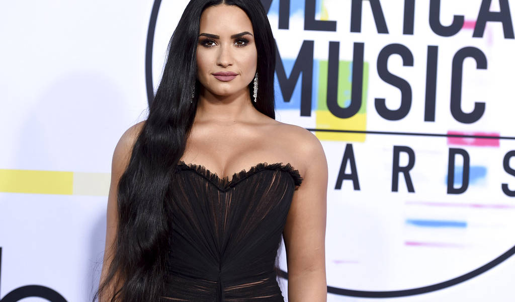 Representante: Demi Lovato está despierta y en recuperación