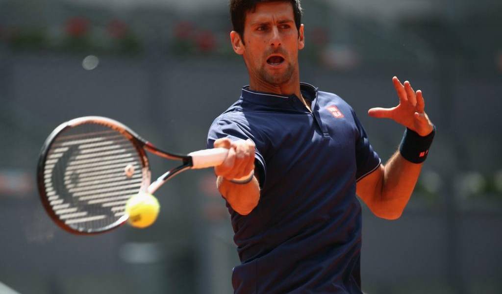 Djokovic sufre para meterse en octavos del torneo de Madrid