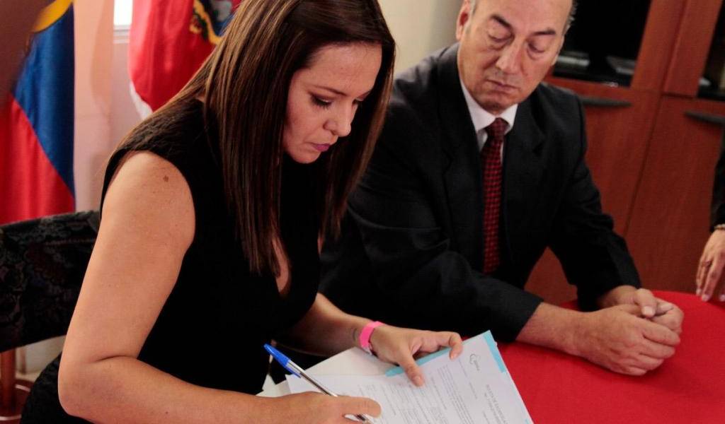 Liberan, tras indulto, a sentenciado a prisión por irrupción a Ecuador TV