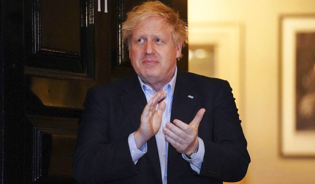 En cuidados intensivos por coronavirus, Boris Johnson respira sin ayuda