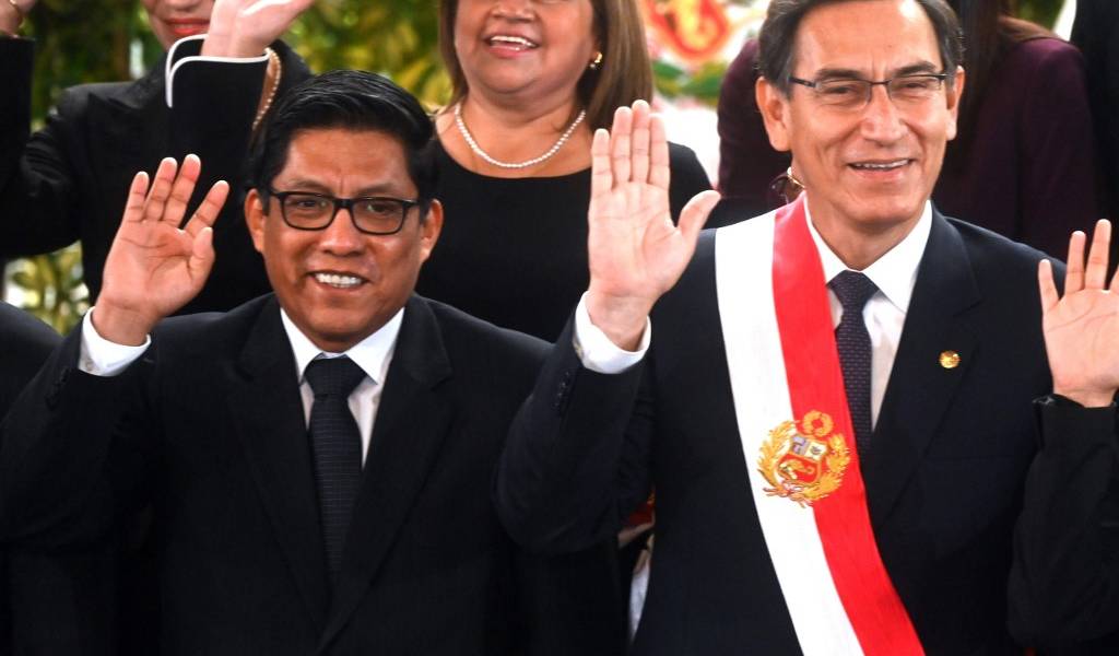 Presidente peruano juramenta nuevos ministros