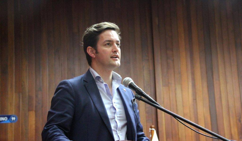 Esteban Torres acusa a la Asamblea de planear un juicio político a Daniel Noboa, bajo una alianza con Verónica Abad