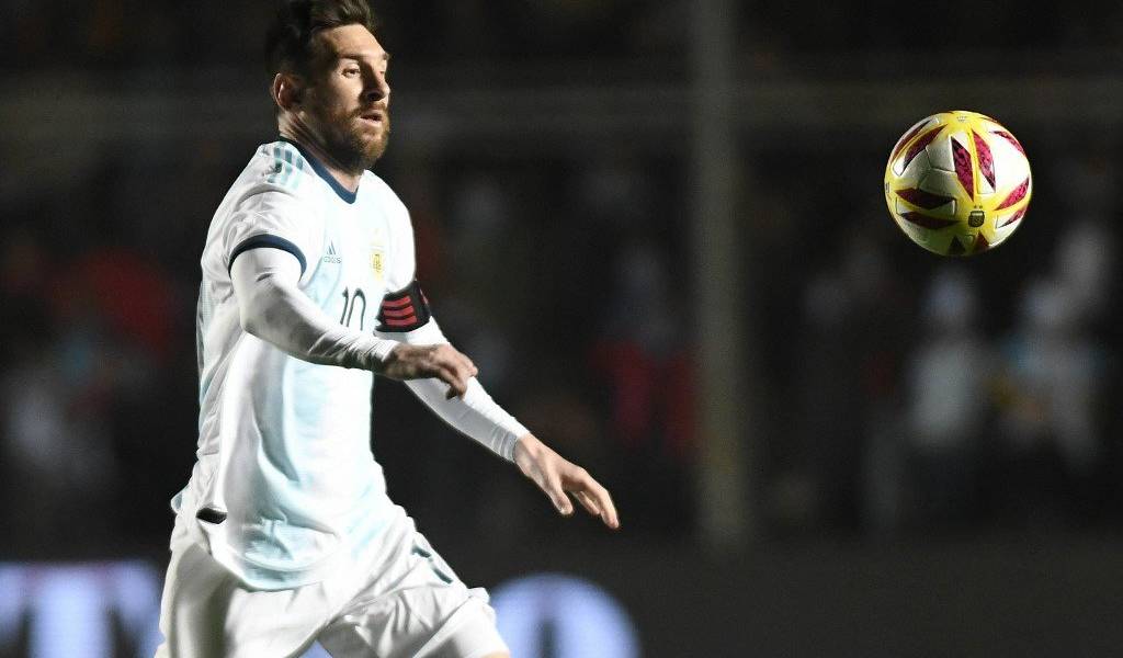 Messi felicita a la selección argentina de básquet