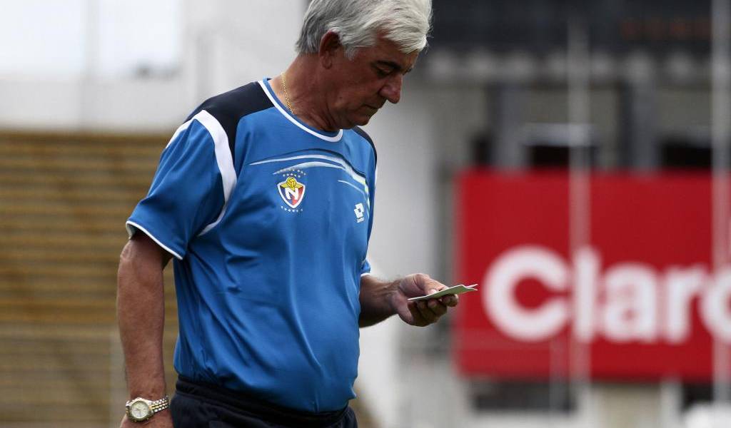 El Nacional confirma la salida del entrenador español Manuel Tomé
