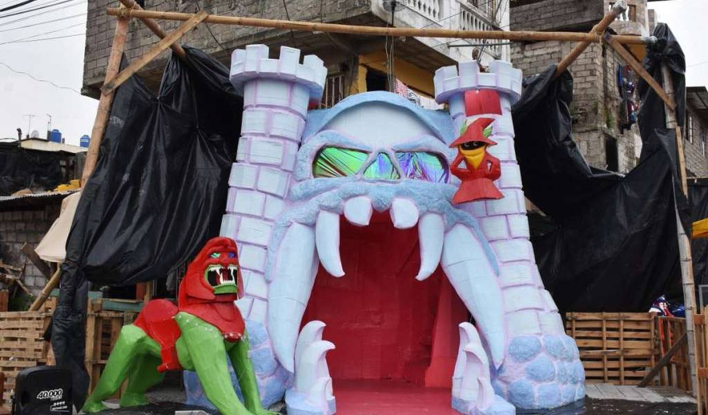 Los monigotes gigantes forman parte del paisaje de Guayaquil