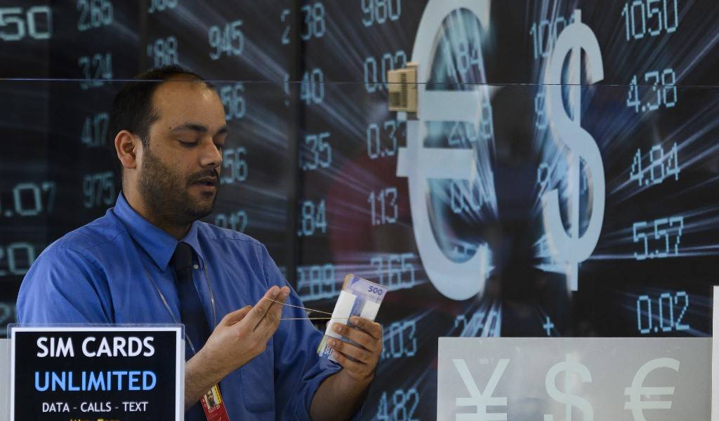 Encarecimiento del dólar afecta competitividad de productos ecuatorianos