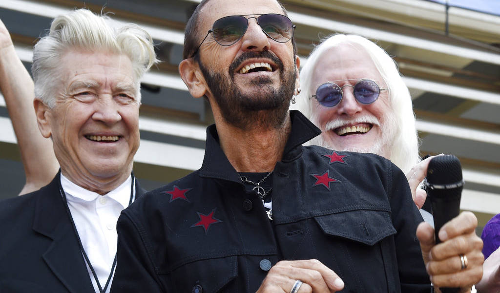 Ringo Starr y Barry Gibb, designados caballeros británicos